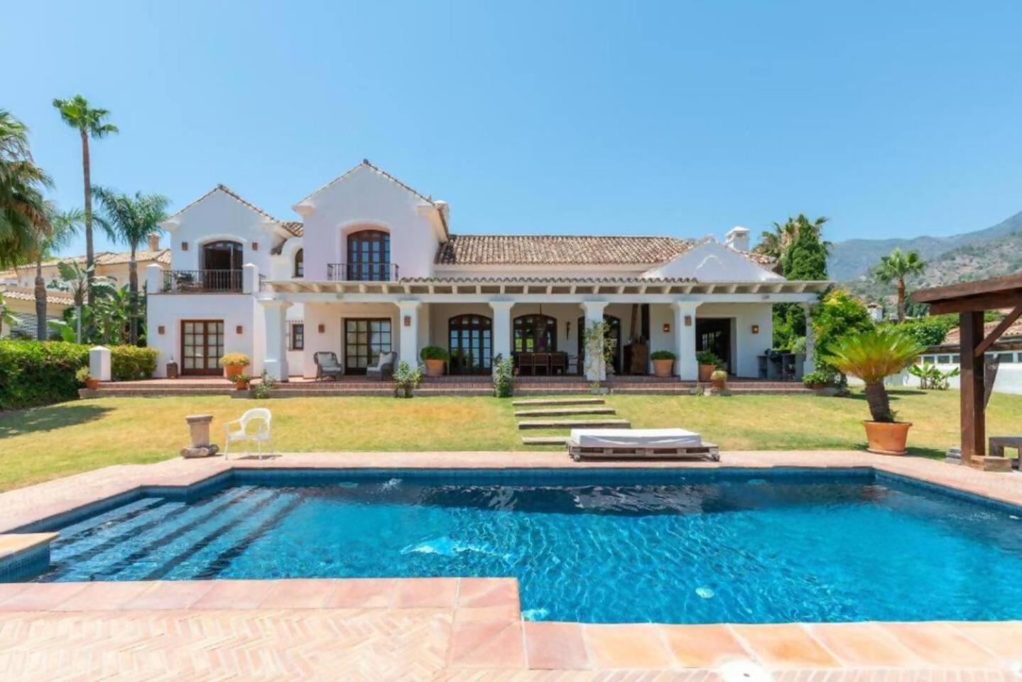 Villa Casa Sol Encantadora Villa Con Piscina マルベーリャ エクステリア 写真
